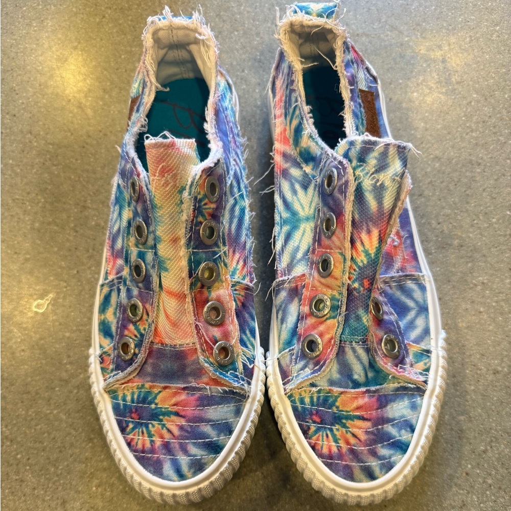 Women’s Blowfish Tie Dye Slip-ons 7.5